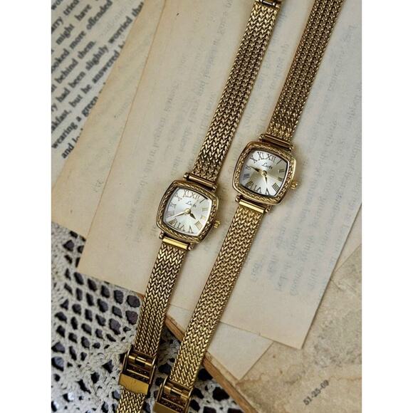 Gold Vintage Style Women’s Elegant French Inspired Square Wrist Watch main image 6